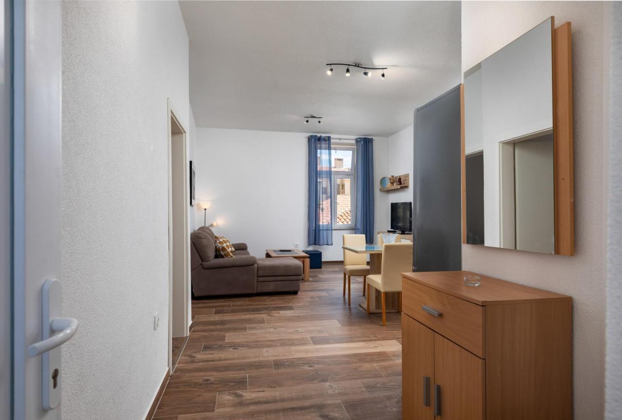 Top Central Apartments Pula Exterior foto