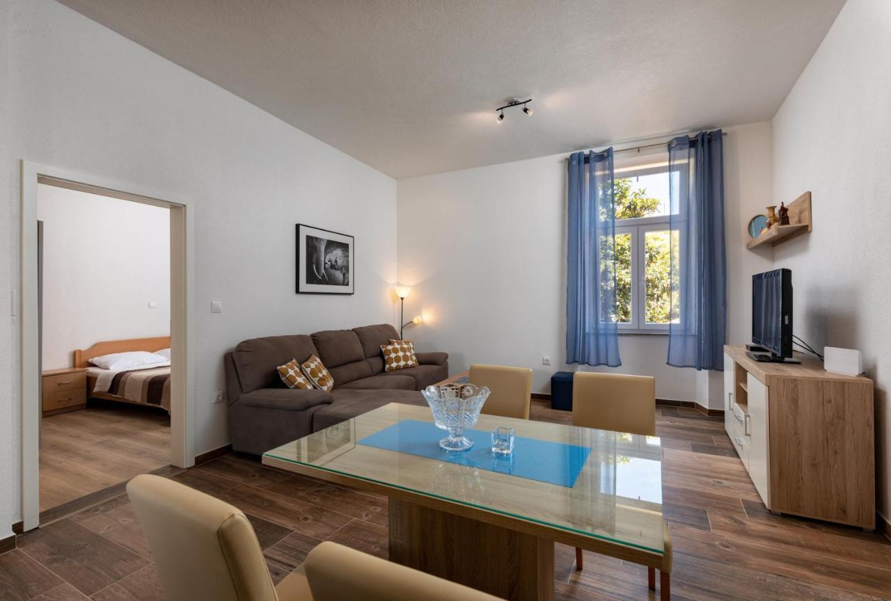 Top Central Apartments Pula Exterior foto